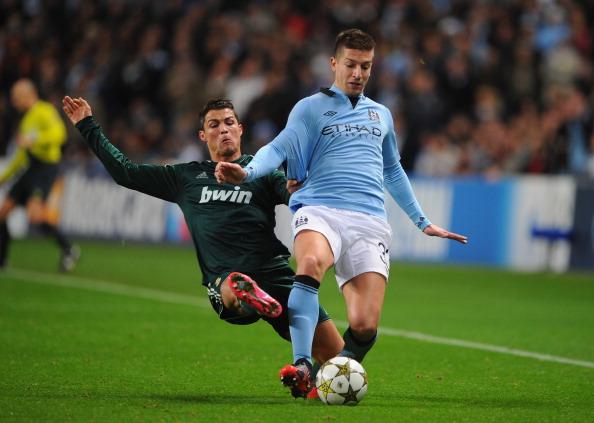 维尼修斯晒观看解放者杯决赛照片，随后庆祝母队弗拉门戈夺冠