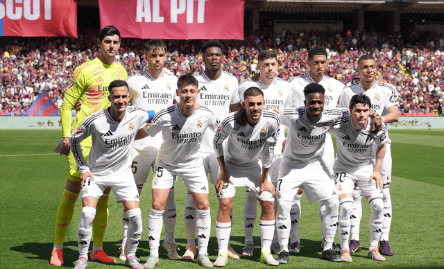 建队基石！武磊、颜骏凌等7人随海港四夺中超冠军（海港四夺中超，武磊、颜骏凌等7将成夺冠基石）