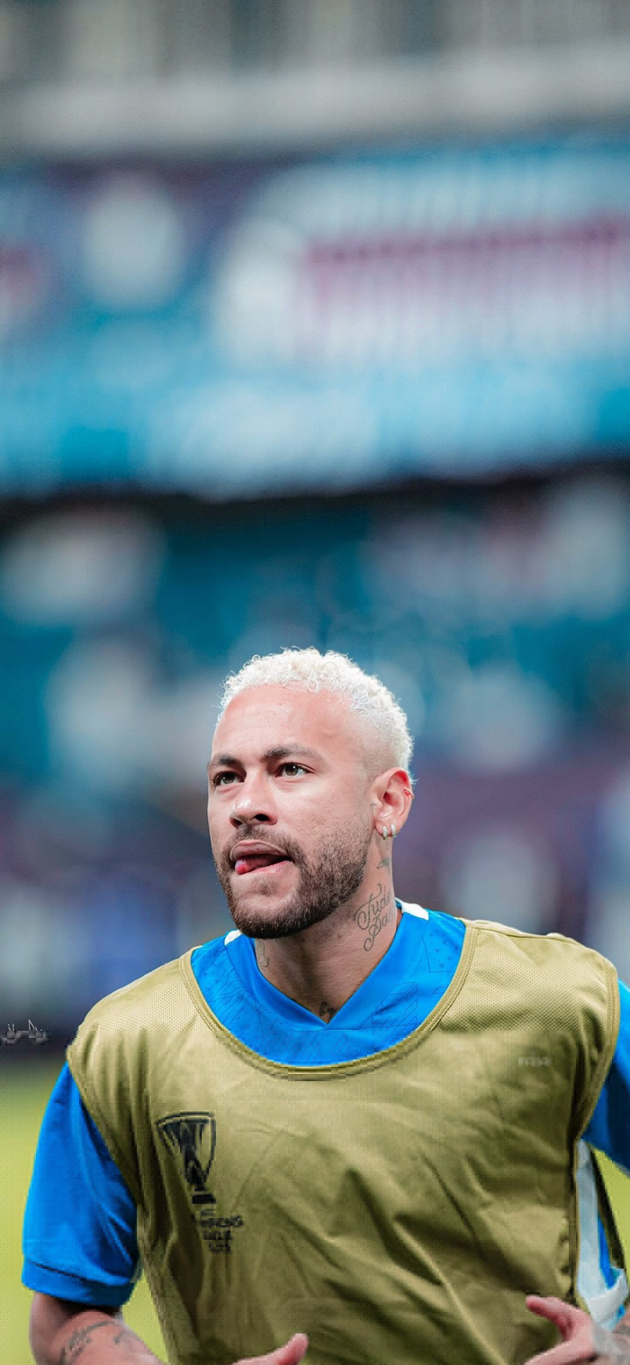 带领桑托斯成功逃离降级区，内马尔赛后动情落泪