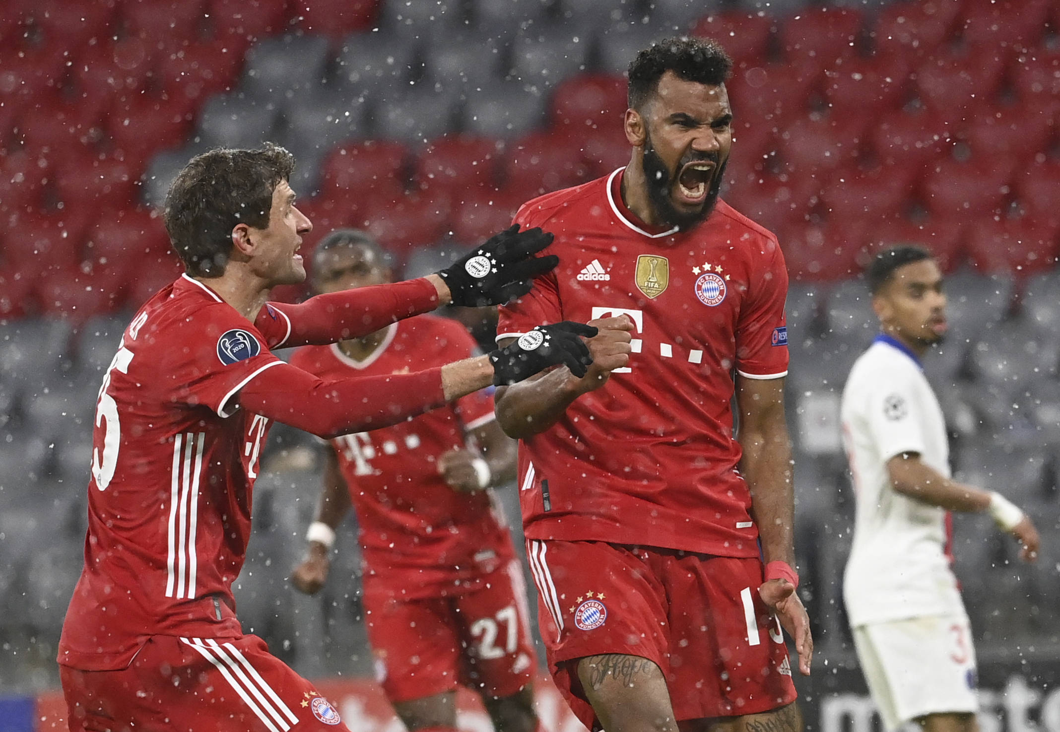 世体：巴萨仍考虑签格里马尔多；坎塞洛、穆尼奥斯也愿意加盟