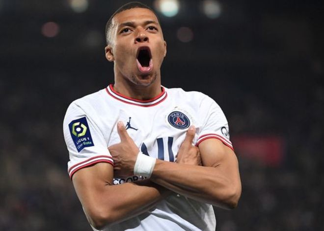 印度媒体：梅西包机因大雾滞留孟买，前往德里的行程被迫推迟（印媒称大雾致梅西包机滞留孟买，赴德里行程被迫延后）