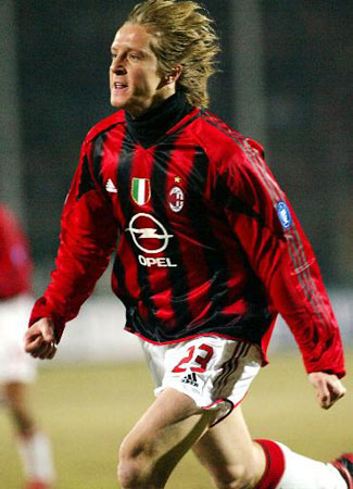 铁卫主场首球比肩C罗，曼联1-1西汉姆联，反超利物浦升英超第八