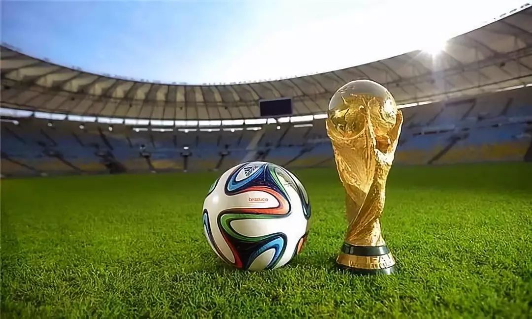 铁树开花，拜仁后卫约纳坦-塔斩获欧冠生涯首球（拜仁后卫约纳坦-塔收获欧冠生涯处子球）