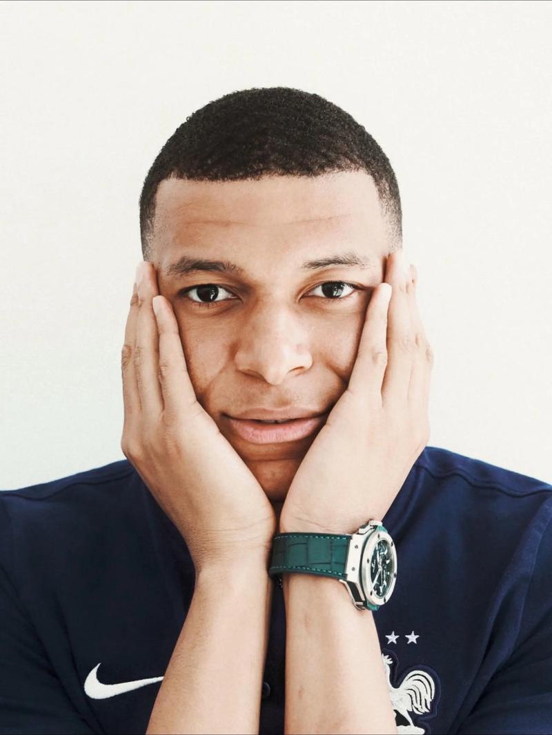 恐怖效率，哈兰德本赛季俱乐部+国家队19场已打入30球