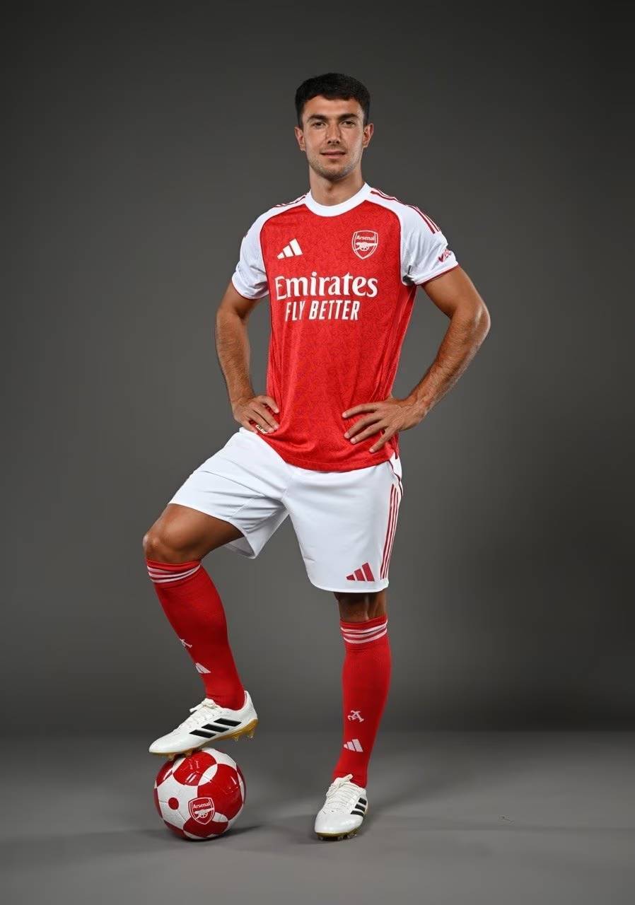 西甲16轮比赛精彩纷呈，多队争夺保级名额，各队表现起伏，悬念迭起。（西甲第16轮看点十足：保级混战升级，球队状态起伏，悬念丛生）