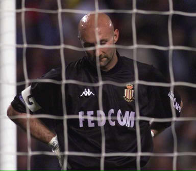 广东男篮防守反击轻取上海