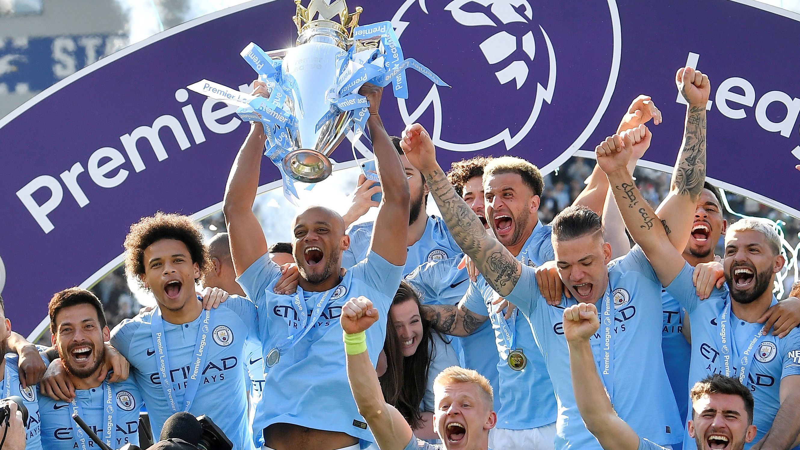 莱万特高层：几乎每天都收到关于埃永的报价，冬窗不考虑出售他