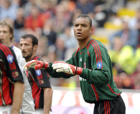 阿斯：伊萨克缺席利物浦赛前合练，将错过对阵皇马欧冠焦点战（阿斯：伊萨克缺席利物浦赛前训练，欧冠战皇马将无缘出场）