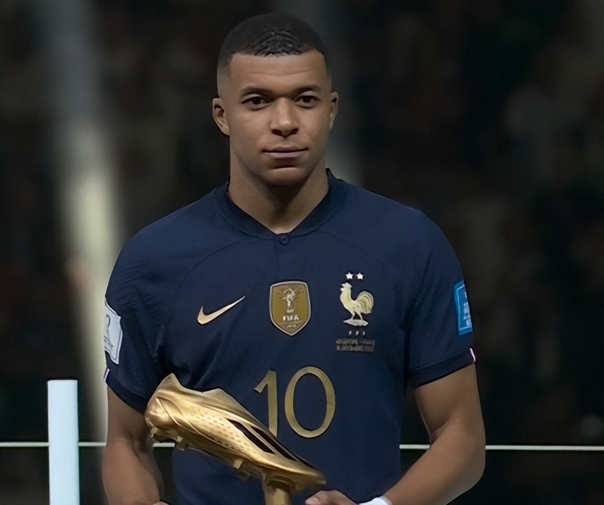 队报：皇马视维尼修斯为竞技层面和经济层面极为重要的资产（《队报》：皇马把维尼修斯视作竞技与经济双重层面的关键资产）