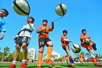 NBA球员专访：詹姆斯谈季后赛目标,