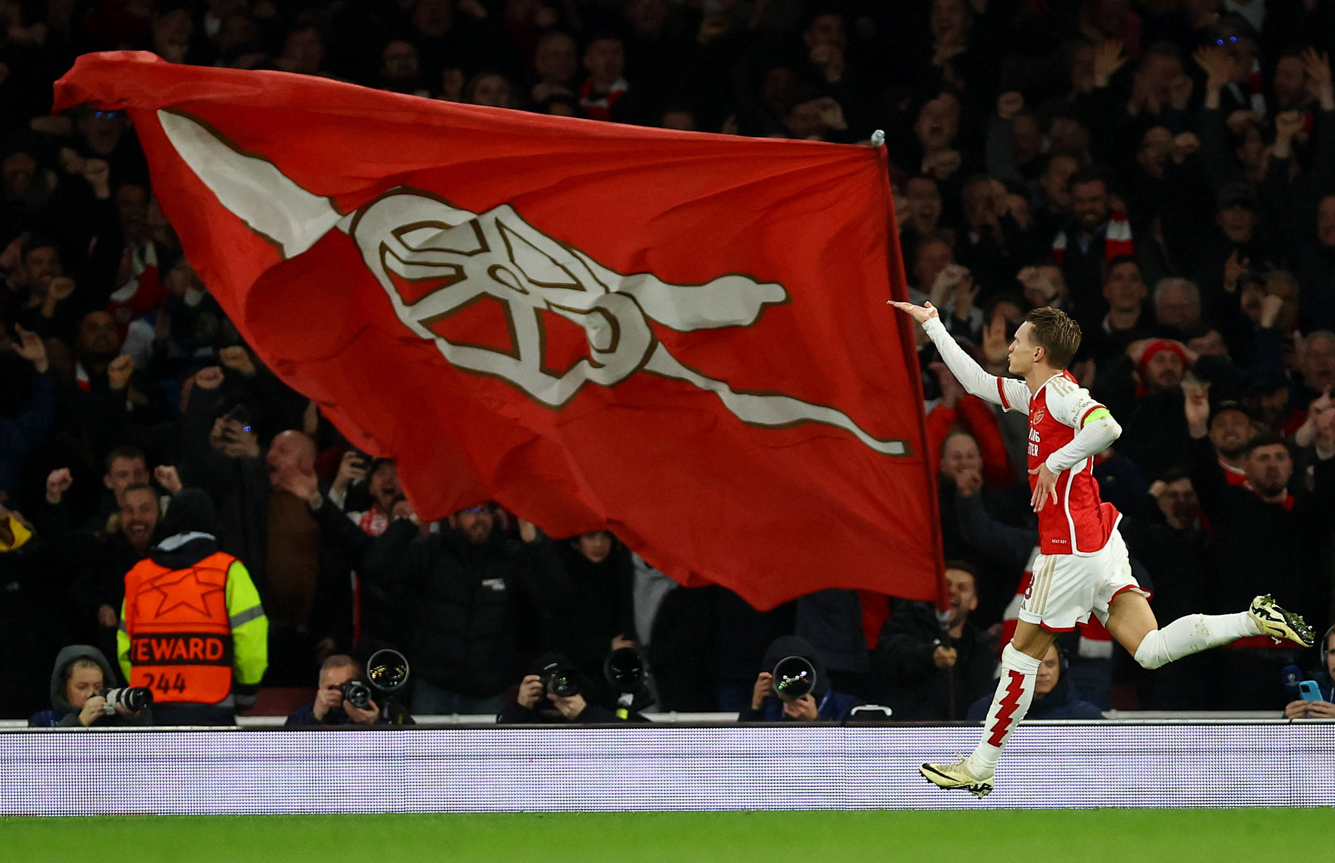 U15联赛15天内踢7场，英超代表：这种踢法，风险大于回报（U15联赛两周踢7场，英超代表：风险胜于收益）