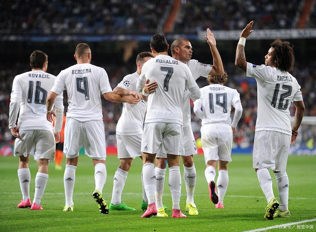 篮球勇士队中锋封盖次数创新高