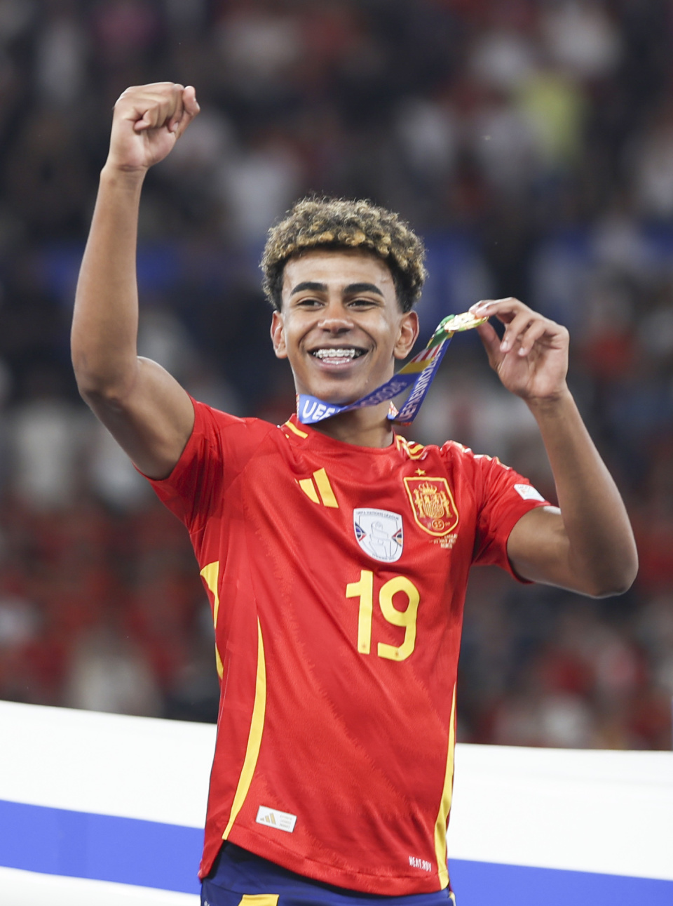 凌晨4点欧冠超级对决！阿隆索命运之战：输球或下课 8人缺席（凌晨4点欧冠巅峰之战！阿隆索生死考验：一败恐下课，8人缺阵）