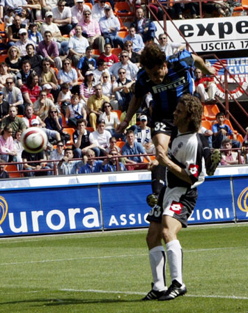 意媒：黄潜考虑买断那不勒斯租将拉法-马林，皇马握有回购权