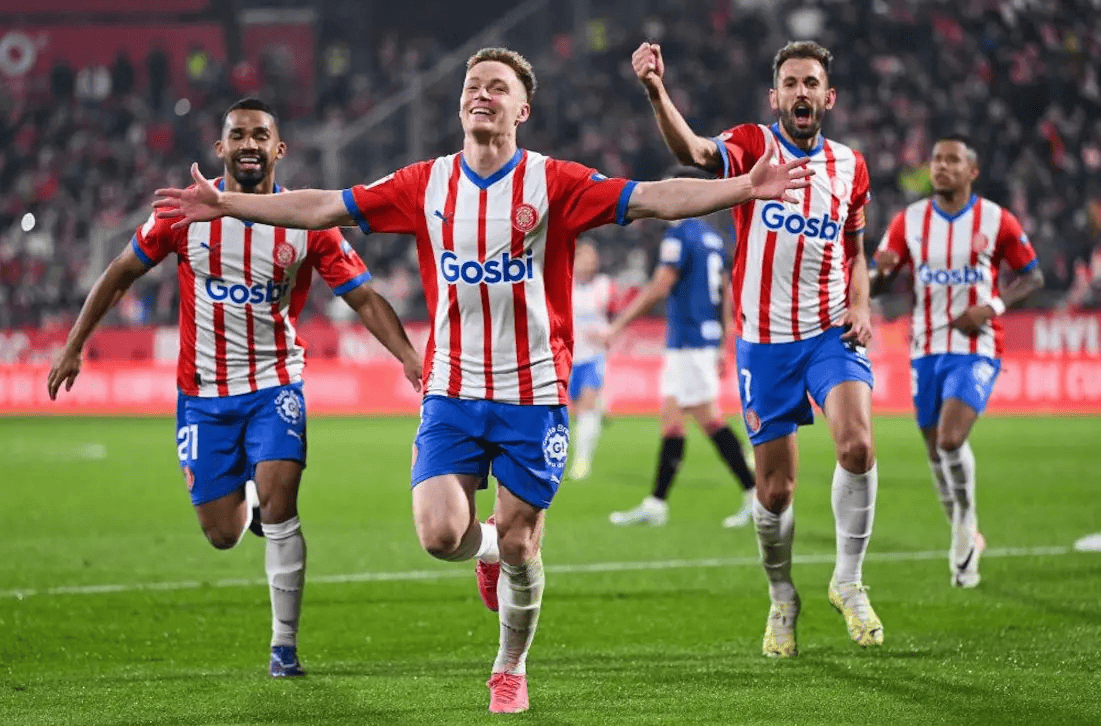 球衣颜色相近？当值主裁把维罗纳与乌迪内斯搞混了