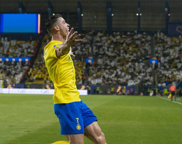 格林单节三分5投4中，雄鹿狂轰9记三分，客场4分领先