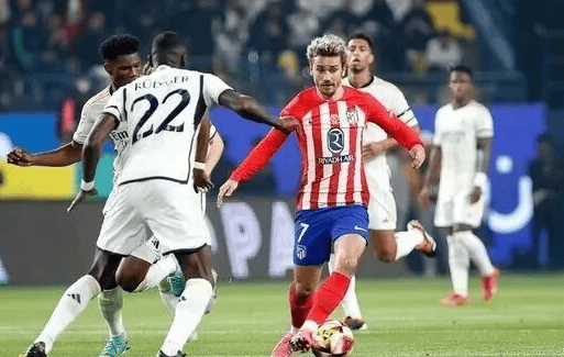 记者：申花携六外援出战广岛三箭，李可因伤未随队前往