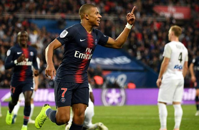 火箭年轻球员成长迅速，赛季表现亮眼